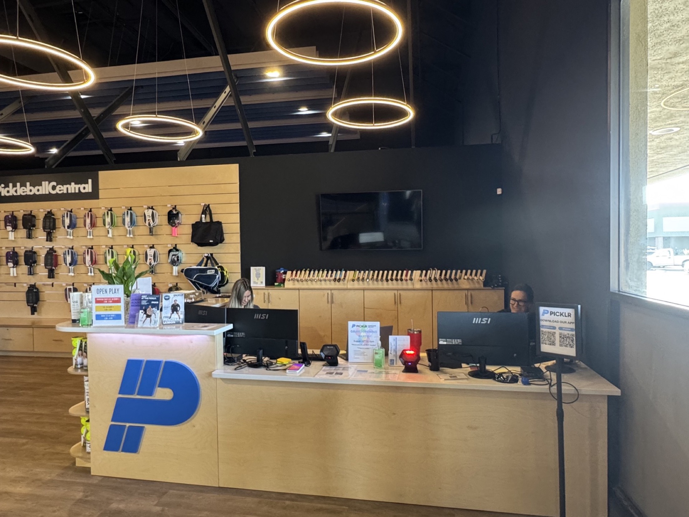 Picklr Fountain Valley front entrance and reception
